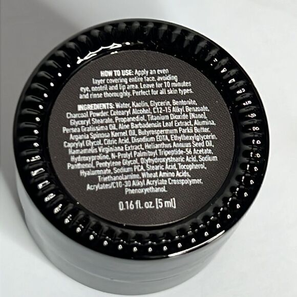 $8🌟 Buttah Charcoal Detox Mask - Picture 2 of 3